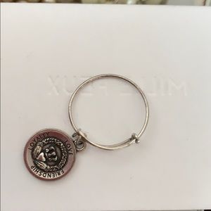 Expandable Claddagh ring